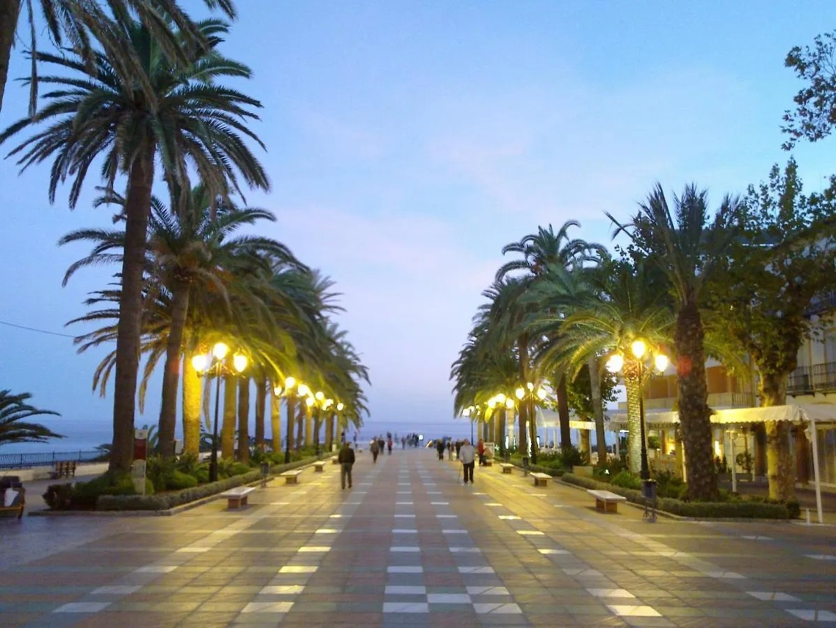 Acapulco Playa - Nerja Apartment Spain